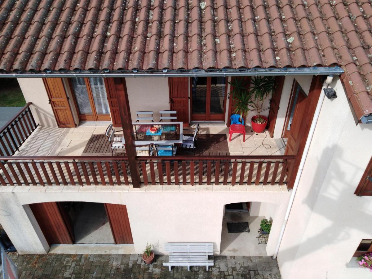 Chambres Des Arrys Bas-en-Basset Exterior photo